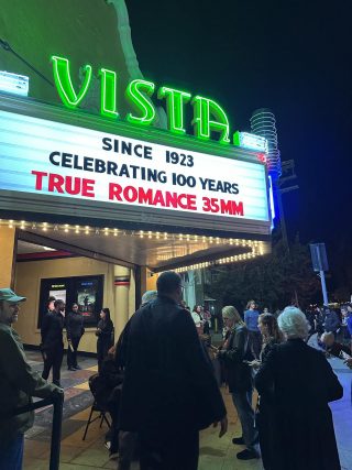 托尼·皮尔斯提前看到维斯塔影院重新开放的一瞥！